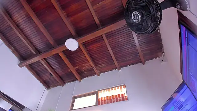 emily-fox's Live XXX Chat