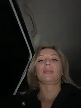 VikaBunny1 Adlı Modelin Canlı XXX Sohbeti