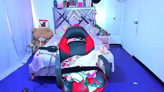 Luna_Analya élő XXX-chatje