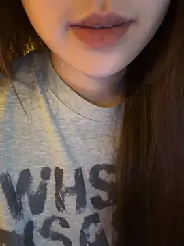 Uyennii02 Live XXX-Chat