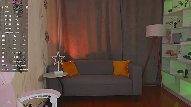 Lovella_Lips' Webcam Show