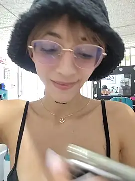 Dani-peggin Live XXX-Chat