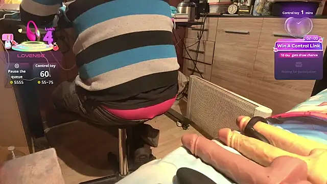 misteryman1956 Show in webcam