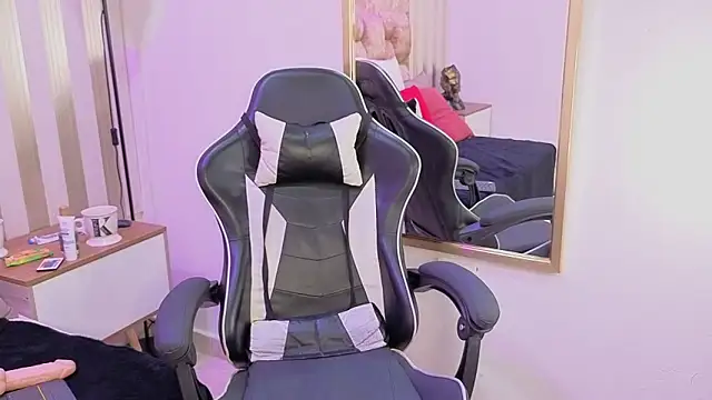 Živý XXX chat amara_queen_