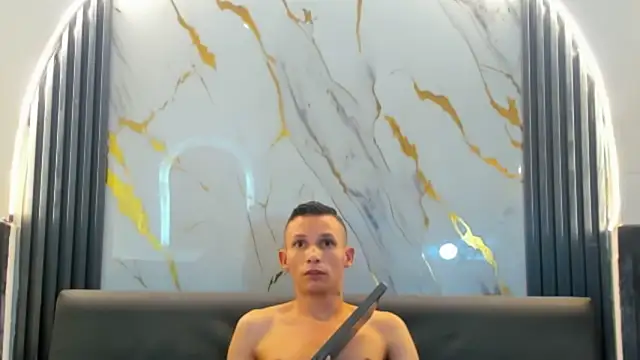 Show modela Isaak_26 na web-kameri