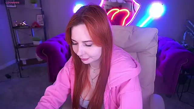 JuicyJoyce Live XXX-Chat
