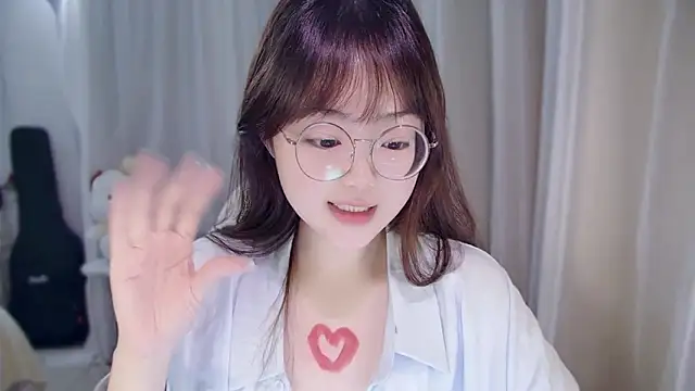 YUANYUAN-A Chat XXX in diretta