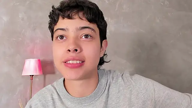 Show modela Cris_Sasha na web-kameri