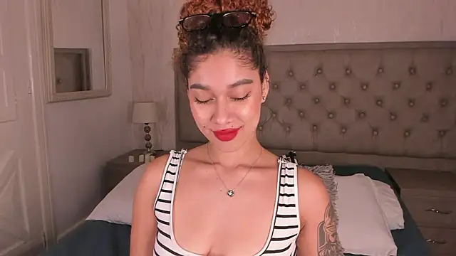 Chat XXX ao vivo de Sienna_brunette