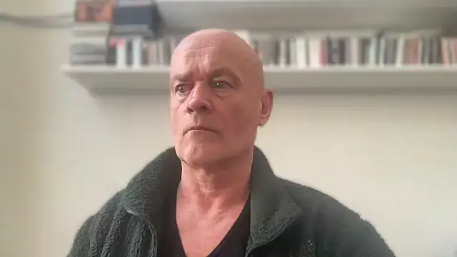 pletsje: διαδικτυακό σόου στην κάμερα