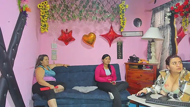 lesbiancuple's Webcam Show