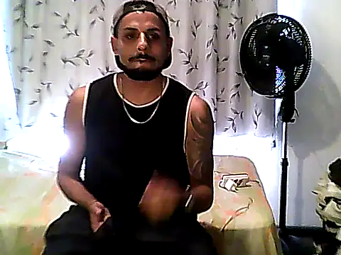 CasadoFavella: διαδικτυακό σόου στην κάμερα