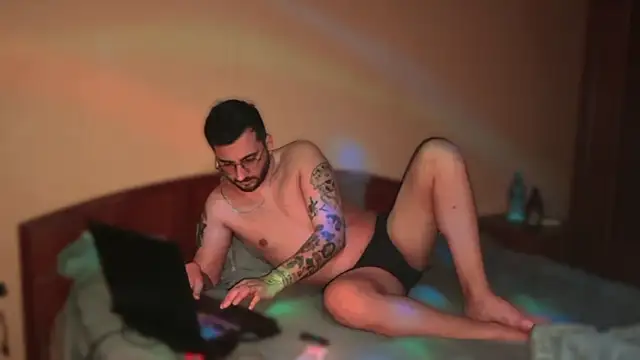 The_Oggy Adlı Modelin Web Kamerası Şovu