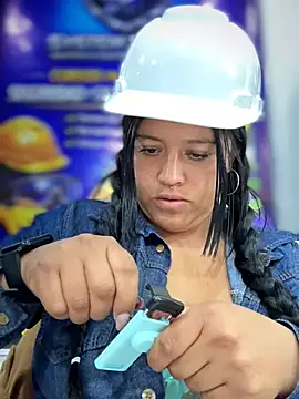 -Mia1n Live XXX chat