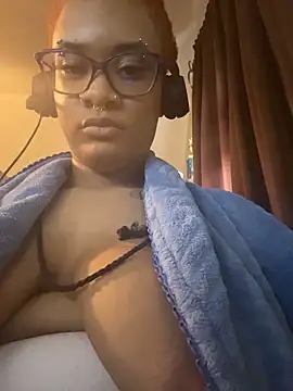 nickytheehawtie: онлайн-секс-чат