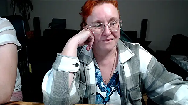 Show modela JoannaAndNeighbour na web-kameri