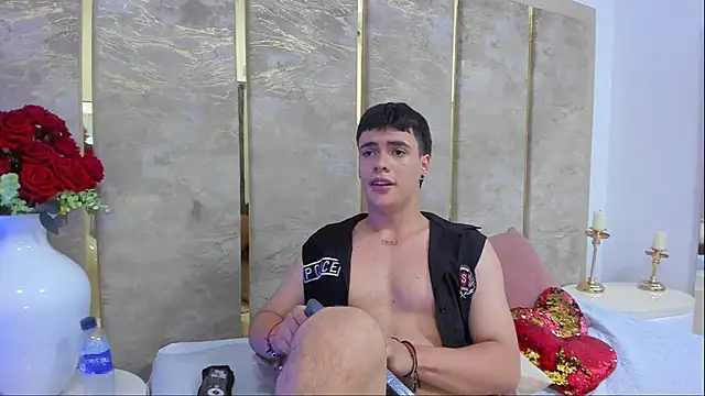 BenitoSaenz's Live XXX Chat