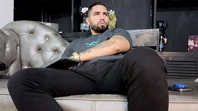 matteosantos' Live XXX Chat