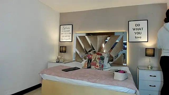 cellestehot Chat XXX in diretta