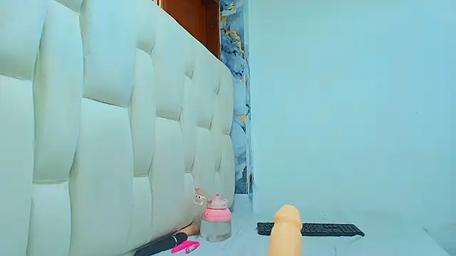 CharlotteSchmidtt live XXX chat