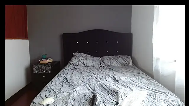 Emilia_1995's Live XXX Chat