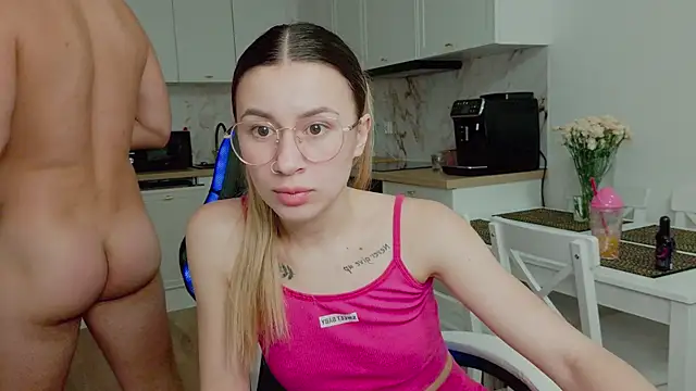 reallove_x লাইভ XXX চ্যাট