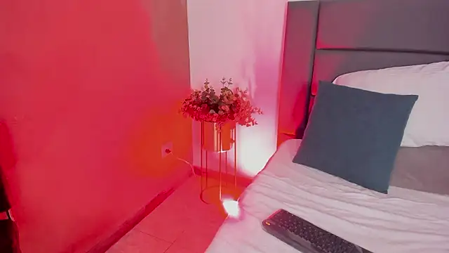 Chat +18 de FreyaCameron ao vivo