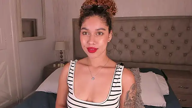 Chat +18 de Sienna_brunette ao vivo