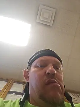 yourMasterisBored – webcam-show