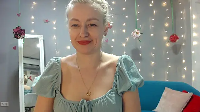 Sunny_blond élő XXX-chatje