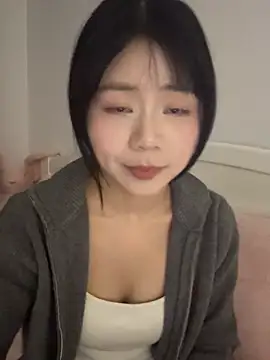 Nana-3 Show in webcam