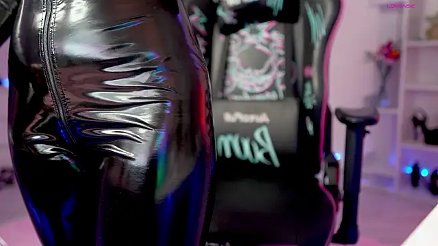 QueenAliceX: απευθείας συνομιλία ΧΧΧ