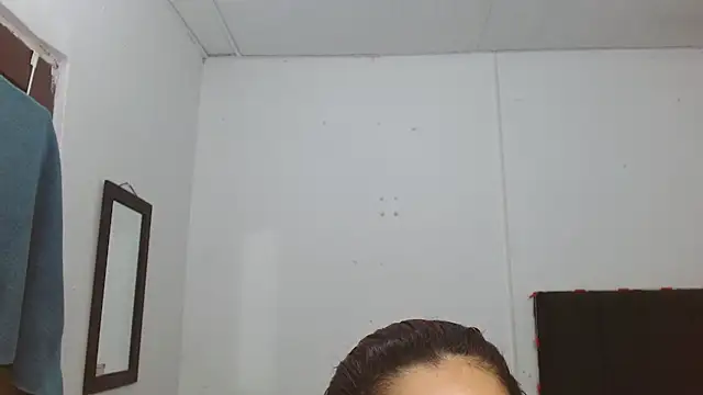 Thalian élő XXX-chatje