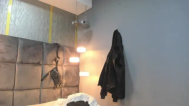 Show modela HunterHeat_ na web-kameri