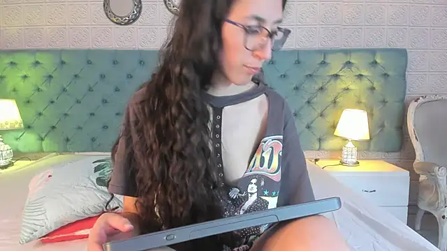 XXX chat uživo modela GirafMusic