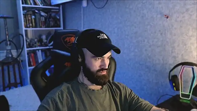 _Mostly_ Adlı Modelin Canlı XXX Sohbeti