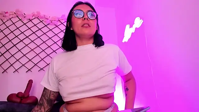 lolaXXXxperience élő XXX-chatje