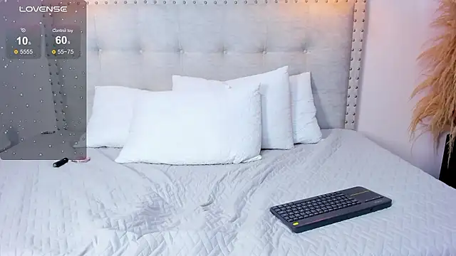 Katty_cute19 élő XXX-chatje