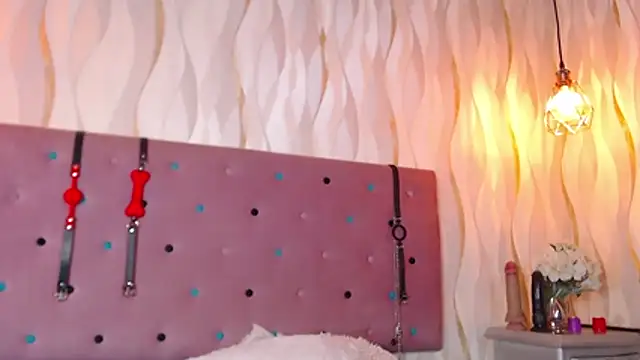 IsabelaLatina élő XXX-chatje