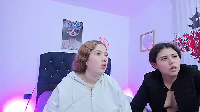 valeria_and_zoe: вебкам-шоу