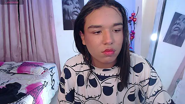 Show modela Candyy_doll__ na web-kameri