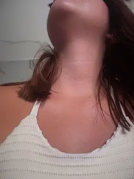 sara_calderonのライブXXXチャット