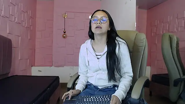 katalina07_1 Adlı Modelin Canlı XXX Sohbeti