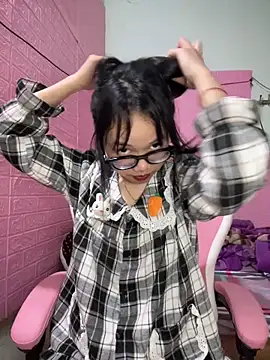 Leeeeiu – Live XXX-chat