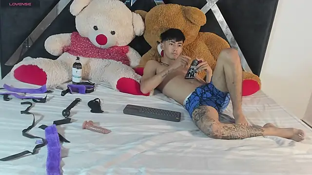 Secret_Loverss Show in webcam