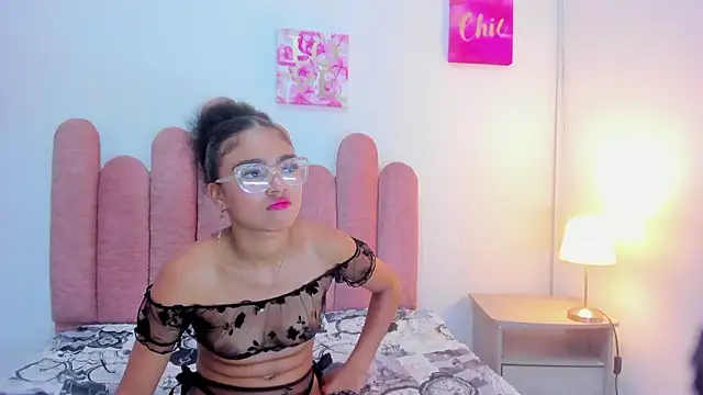 Alaia2 Chat XXX live