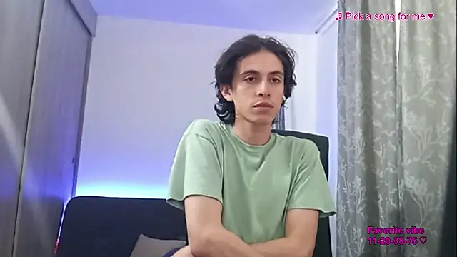 You_Sissyn Webbikameraesitys