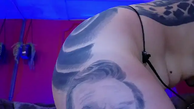 Julieta_Russell 现场XXX聊天