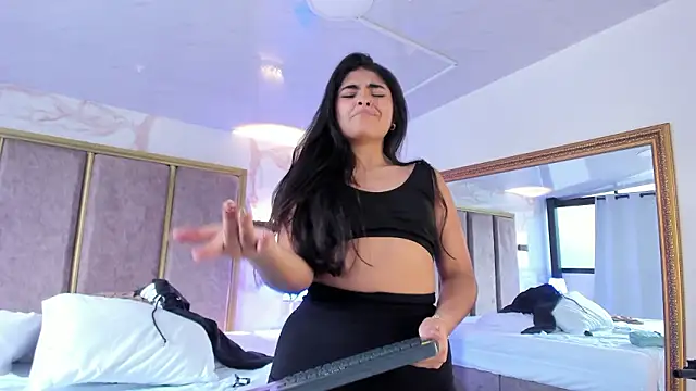 GiselOrtiz: онлайн-секс-чат