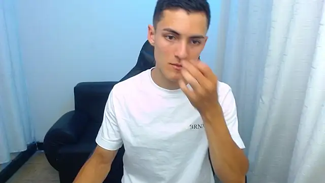 Chat +18 de Matiius18 ao vivo